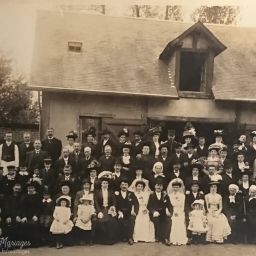 Double mariage : Paul Etienne DURAND et Madeleine DERUNESSON (gauche)  et Armand PELE et Marguerite DURAND (droite) 1909 à Tessé-la-Madeleine (61)