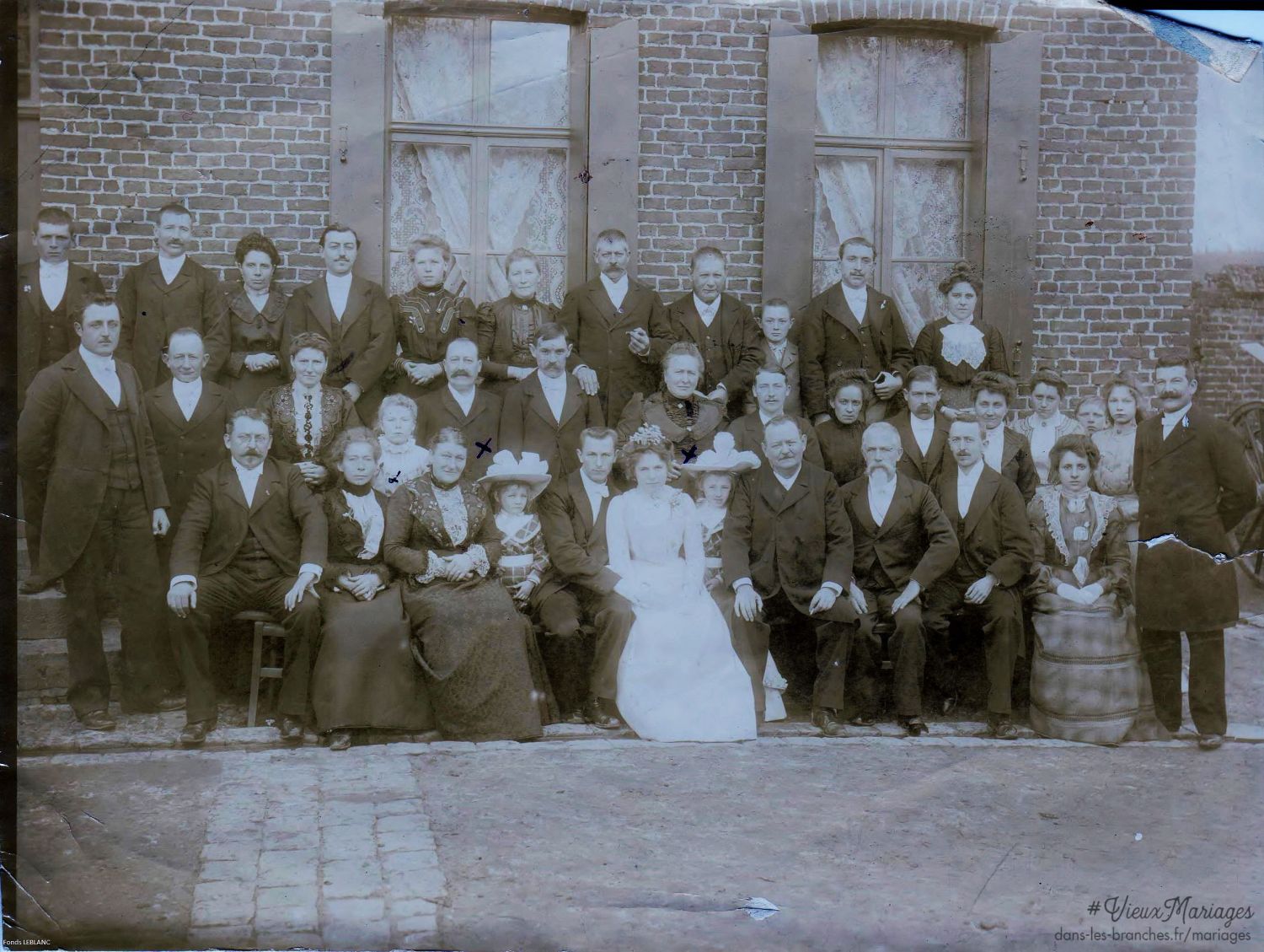 Marcel LEBEAU et Célina LEFEBVRE le 11/08/1902 à Romeries (59)