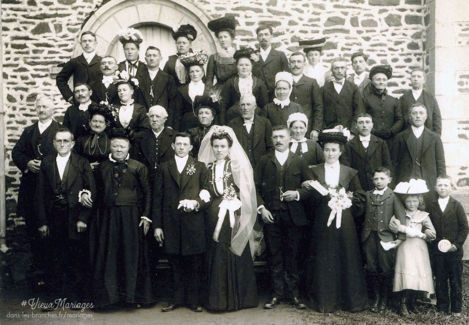 Georges HEUVELINE et Reine VOLCLAIR 1904 à La Dorée (53)