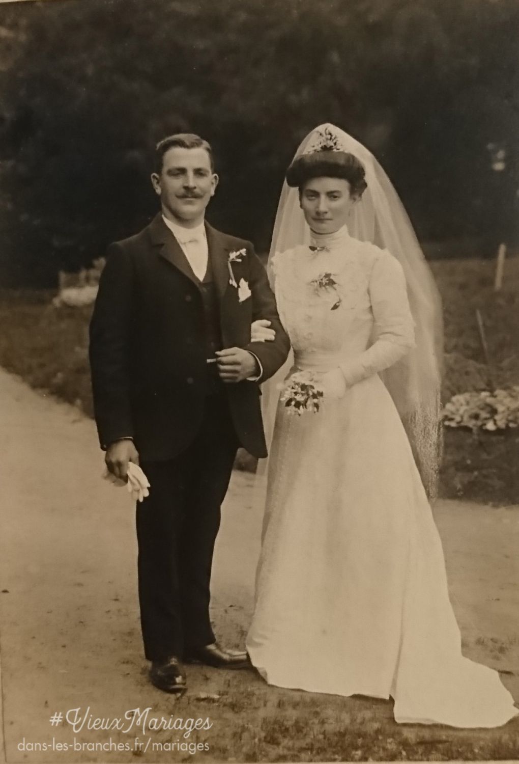 Armand PELE et Marguerite DURAND 1909 à Tessé-la-Madeleine (61)