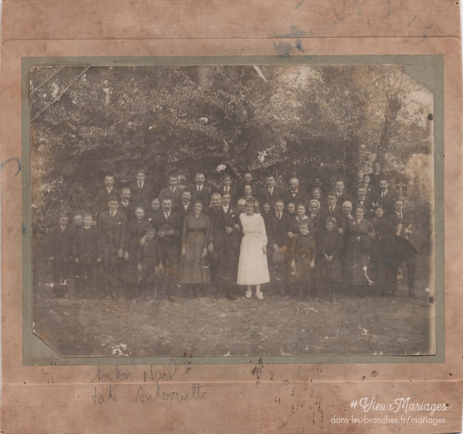 Noël BOYER et Antoinette Anna Augustine MAUREL le 11/12/1921 à Revel